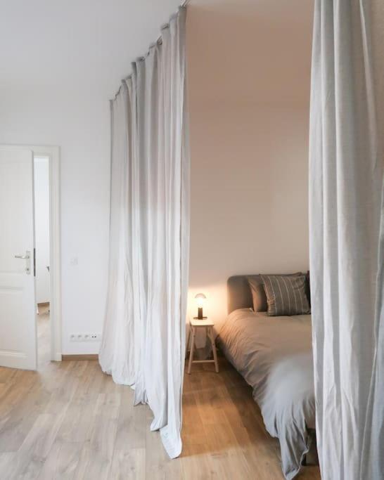 1 Bedroom In Center - 3rd Floor *